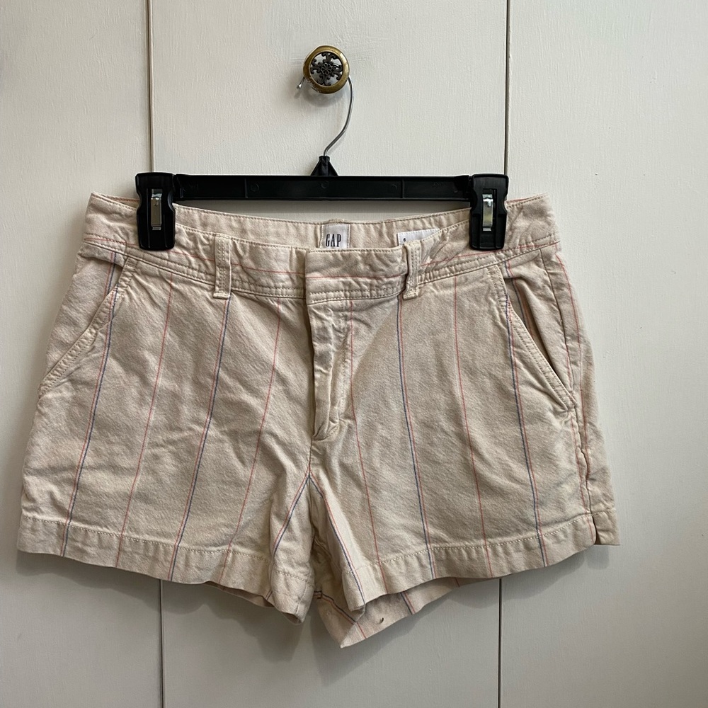 Gap Size 6 Shorts